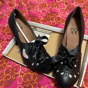 Aris Allen dance heels, never worn, in box
